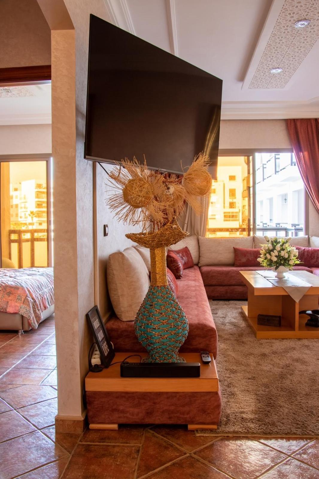 אגאדיר Prime Apt Near Beach With Pool, Amenities, Activities Deals מראה חיצוני תמונה